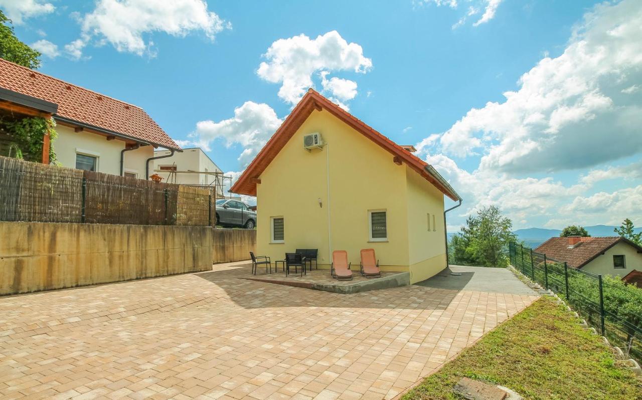 Holiday Home Bor Подчетртек Екстер'єр фото